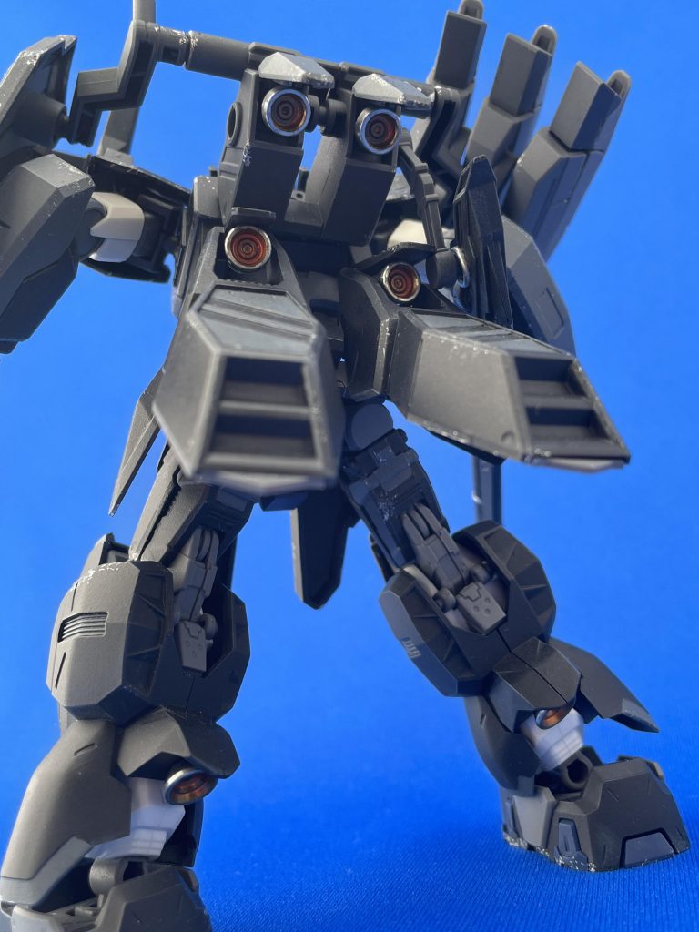 チッピングはややしつこいくらいになってしまいました。やはりアニメロボはある程度綺麗な見た目が好みです。