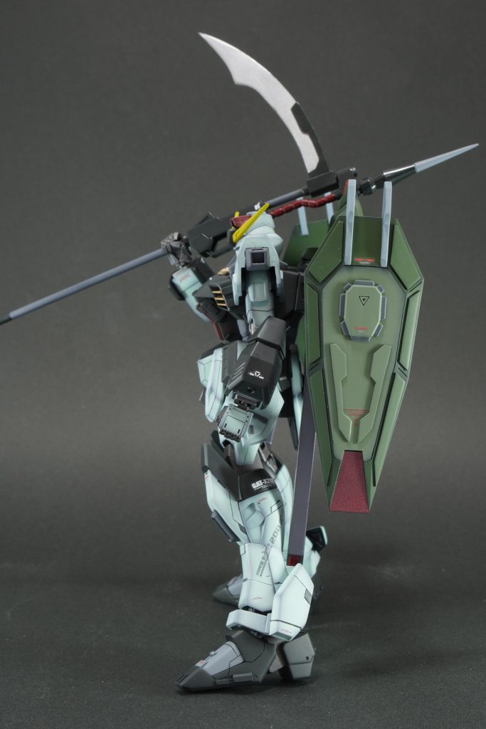 バックパックのシールドはプラ板で適当にディテールアップ。