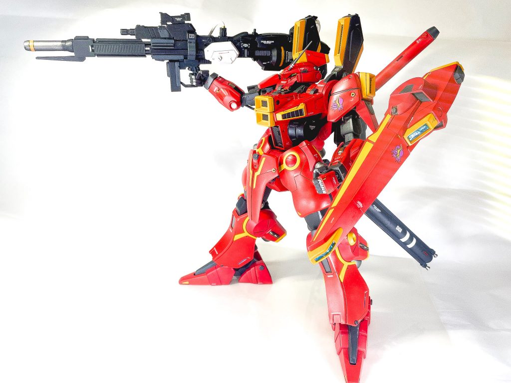 アクションポーズです。塗装剥げが怖いのでこんな感じしか(笑)