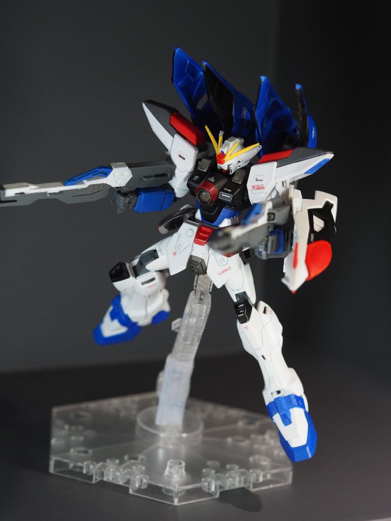 フルバースト！！ウイングは差し替えで向きを変えています。