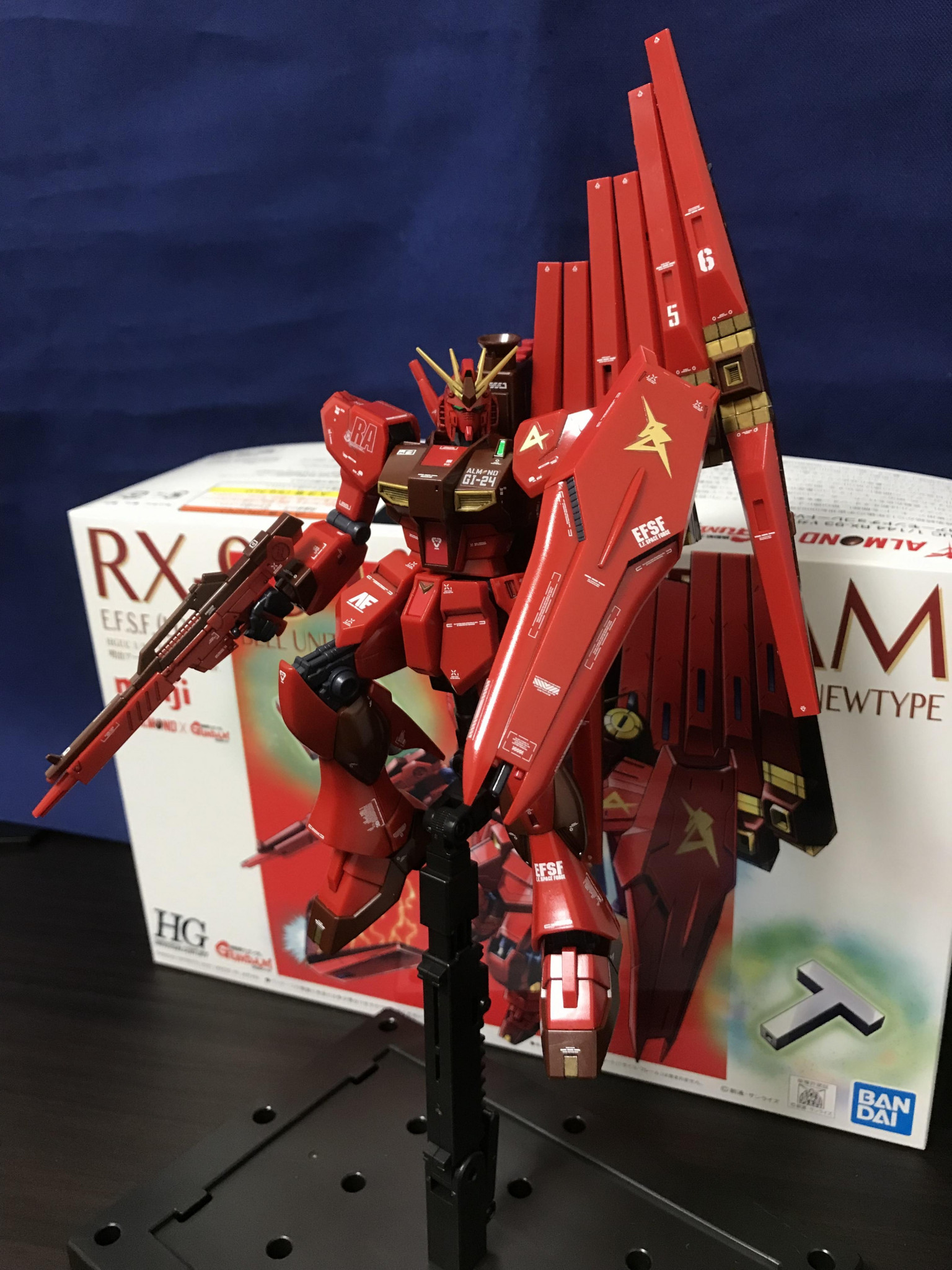 特集非売品モデル　明治アーモンドチョコオリジナルカラー　機動戦士ガンダム　ジオング　Vガンダム　２個セット販売！ 機動戦士ガンダム