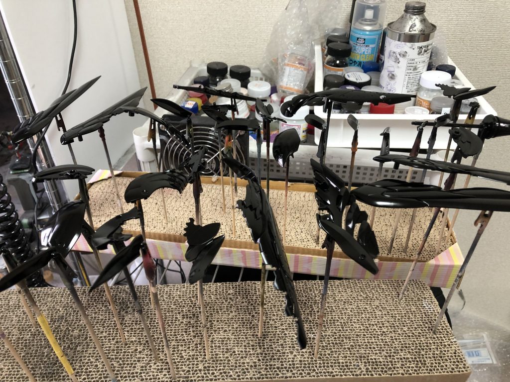 塗装タイムです。下地から光沢を出す為、クリア、コンパウンドの工程を挟みます。