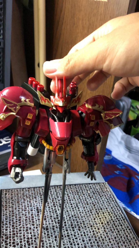 ただ武者というよりは騎士ぽく見えたので使うパーツ変更して騎士路線に変更しました。