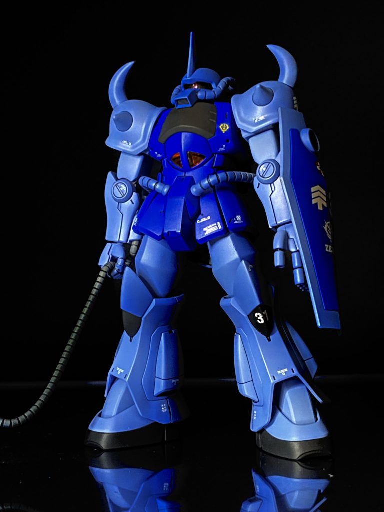 正面。ヒートロッドは自由に曲がる仕様ですが、ビシッとは決まらないですねー。