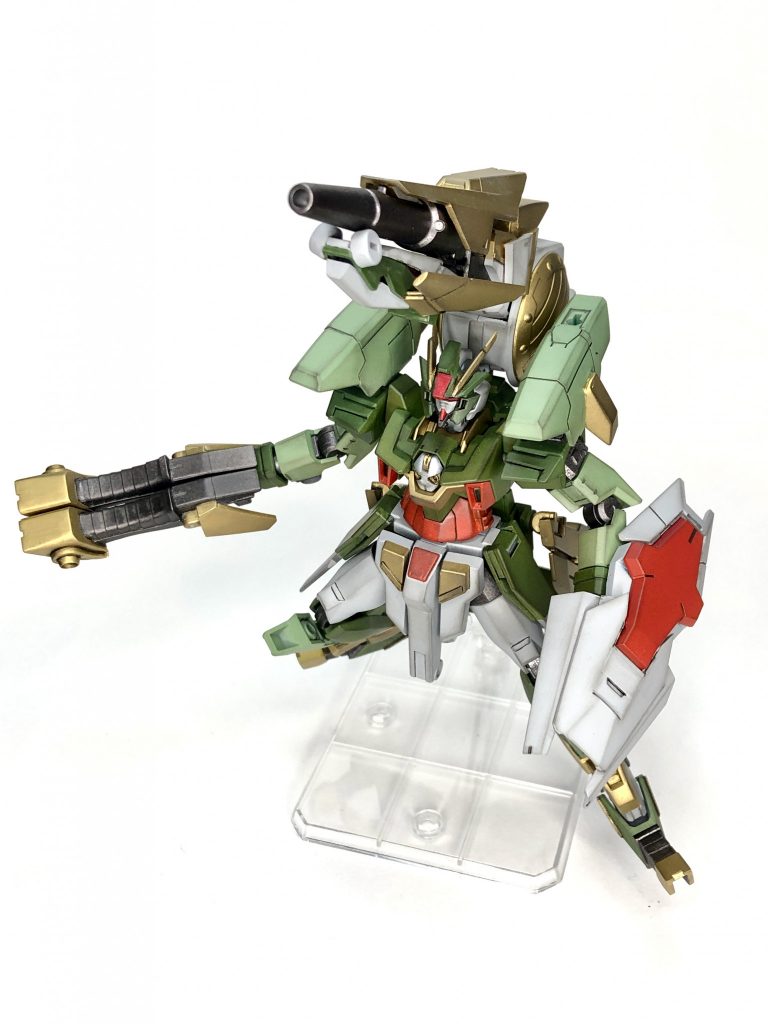 ▲オラシオンバスターフォトンブラスターの小型化を目的に試験的に製作された兵装。本機体の最大火力。チャージに時間がかかるものの、絶大な威力を誇る。