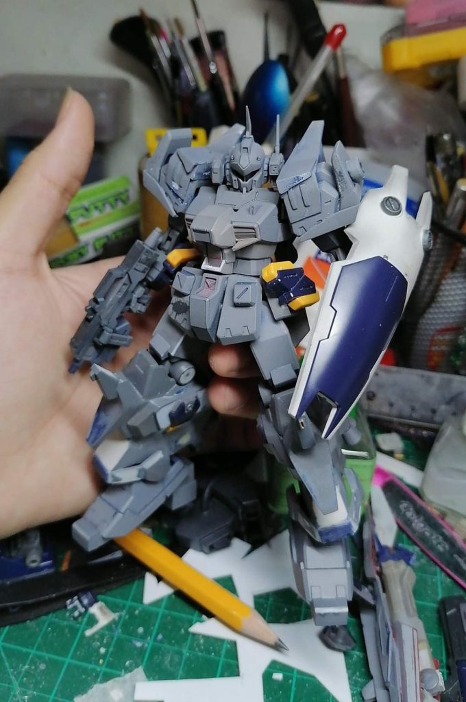 Looking at concept art and art style, after another session of sophistication, I decided to replace most of the parts with better parts to streamline the look, and I came up with this.Tr-1 Hawk Bit