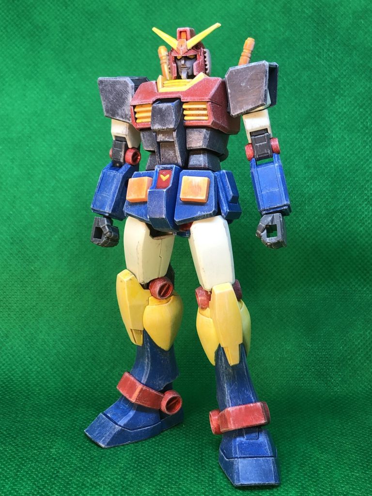 全身。配色はザンボット3の流れですね。これと合体する支援メカも欲しくなりますね。Gアーマー的な。