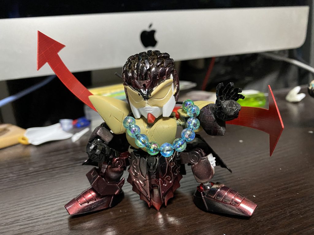 矢印鬼・矢琶羽。パテで肩、頭、瞳、胸を盛り、ヤスって彫り込みをいれました。手の瞳を彫り込んだ後、矢印を彫り込むのは緊張しました。w