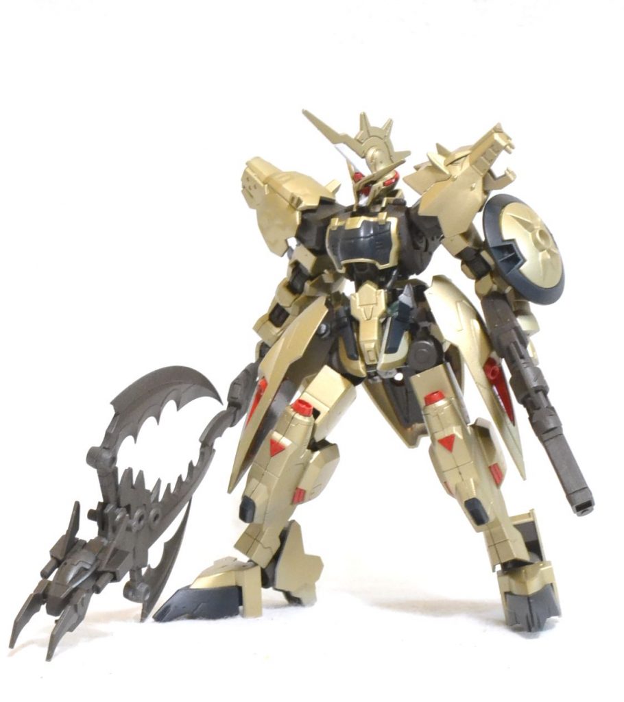 2脚状態金色のキマリスになります。ジーエンアルトロンの肩の虎はかなり個性的ですが、金色で全身塗ったら目立たないだろうと思ってましたが狙いどおりになりました。