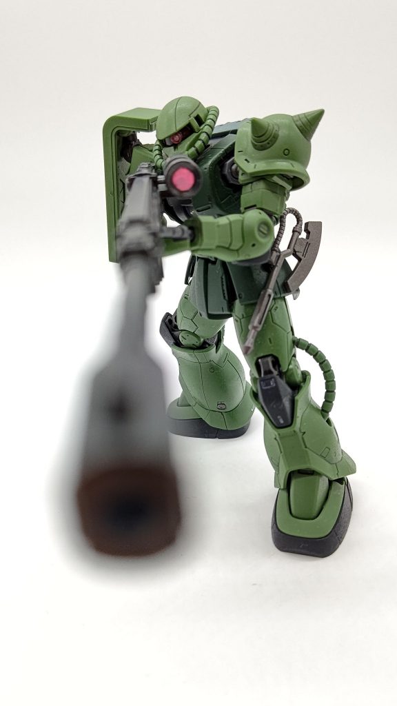 何よりも目玉である「対艦ライフル」❗これ目当てで買うのもアリ。ただ、扱いが雑だったためかハメ込め部分が折れました…