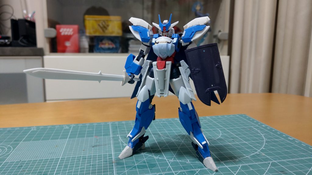 ほぼほぼアースリーガンダム。胸のアーマーはサラちゃんの頭。盾はベルゼルガ。