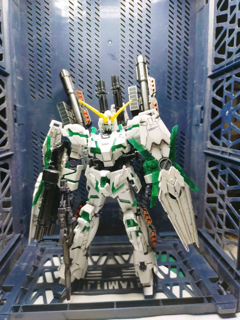 上の子（当時6年生）作成。頑張ってスミイレをしてトップコートまで頑張ったのですが、コート剤が流れてしまいスミイレがかなりよれてしまってました。