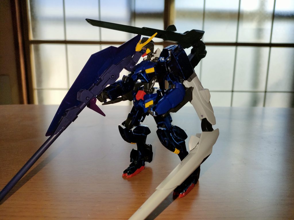 ヴェイガンMSのテイルビームライフルをバックパックに付けてフル砲撃形態に。