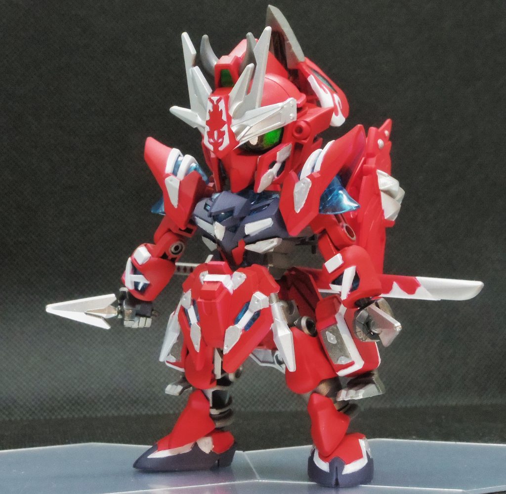 仁助デルタガンダム弐号機名前の「仁助」の由来は、「猿飛佐助」の元になった人物かもしれないと言われている「猿飛仁助」。弐号機の“に”の音もあって、この人物を採用。白と銀で、部分塗装することで、弐号機の白いラインをイメージしました。佐助デルタガンダムの双子の弟という設定。