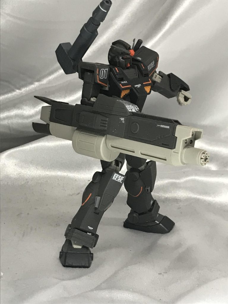 キャバルリーと比べてガンダム自身の情報量があっさりしてるので、複合武器が本当に映えます。色もとにかく渋くて良いです(///▽///)