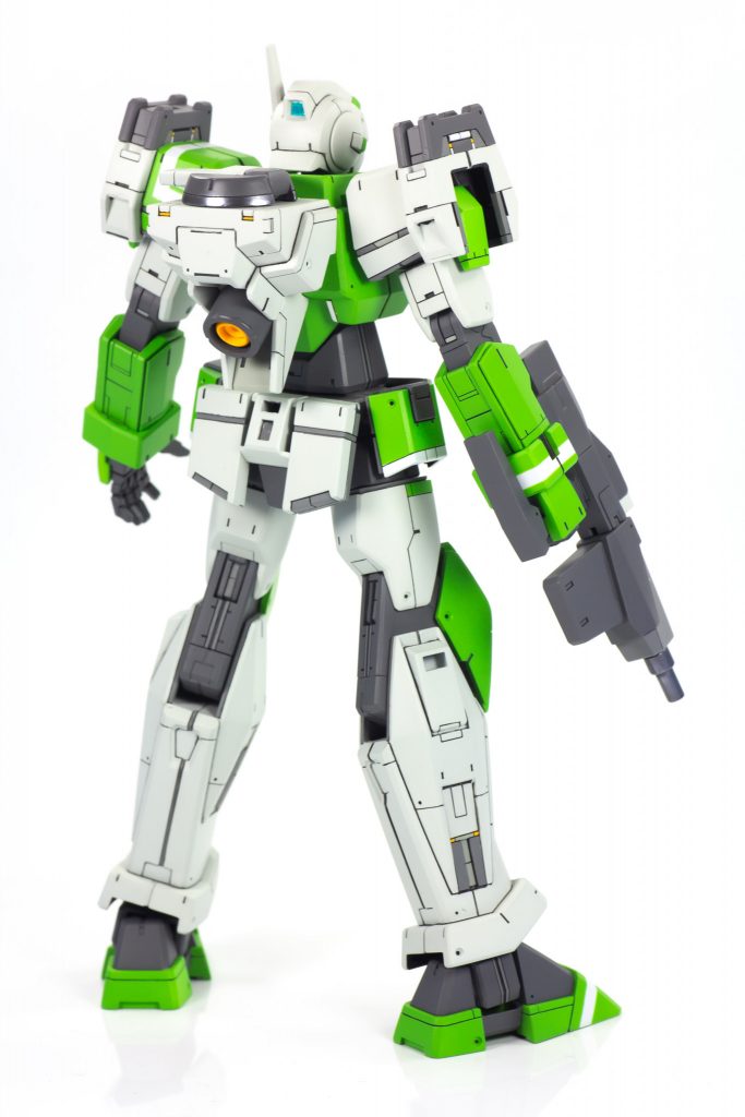 バックショット。ワンポイントでメタルカラーを使用しています。