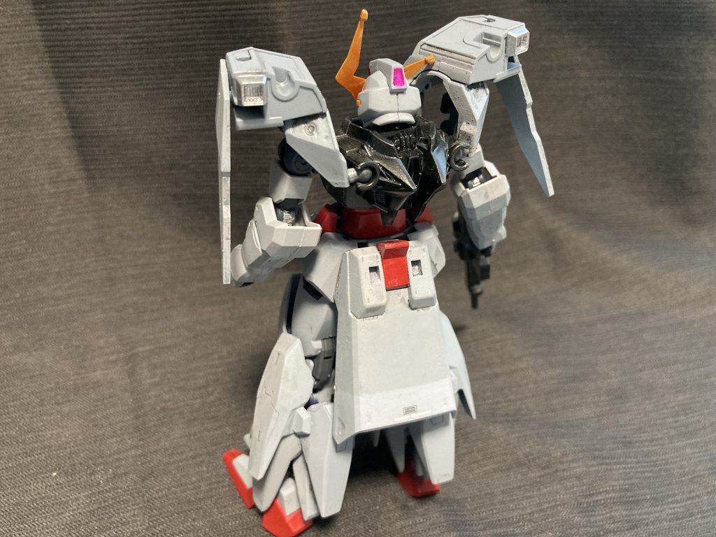 背面。ダブルリベイクのアーマーには角スラスターを追加。可動範囲が広いのでＡＭＢＡＣの補助肢にもなり、ＧＰ－０１のようなトリッキーな挙動が取れる……といいな。