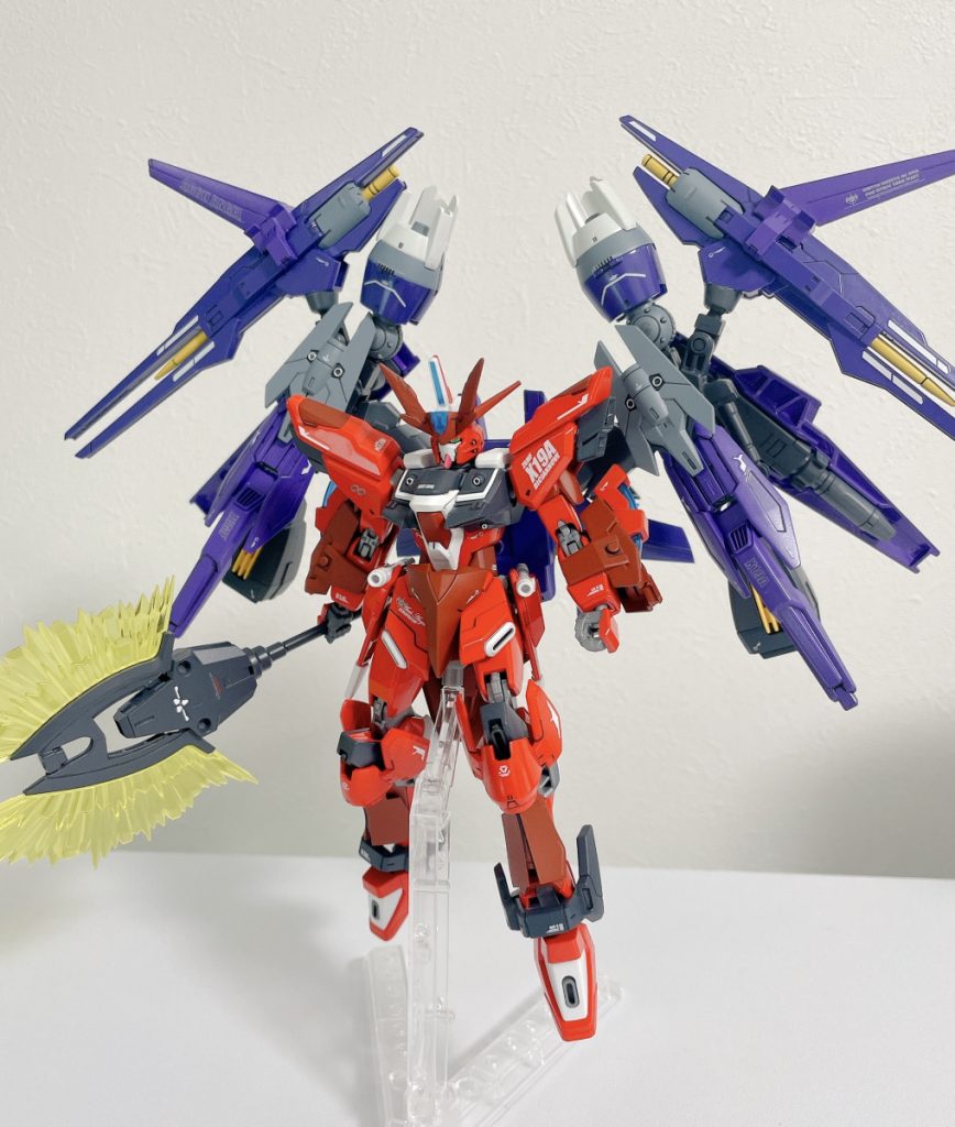 バックパックは稼働箇所を多く設けて、展開も可能。全体のシルエットや接続など、非常に苦労しましたが、良い感じにまとまったと思います。