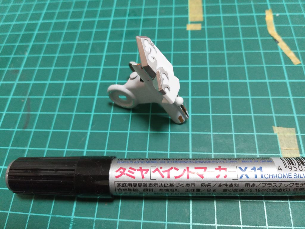 シルバーはタミヤペイントマーカーを使ってみました。ギラッギラになります！上からつや消しを吹いて、落ち着かせましたけど…( ˘ω˘ )次はクレオパトラかな？次回を待て…！