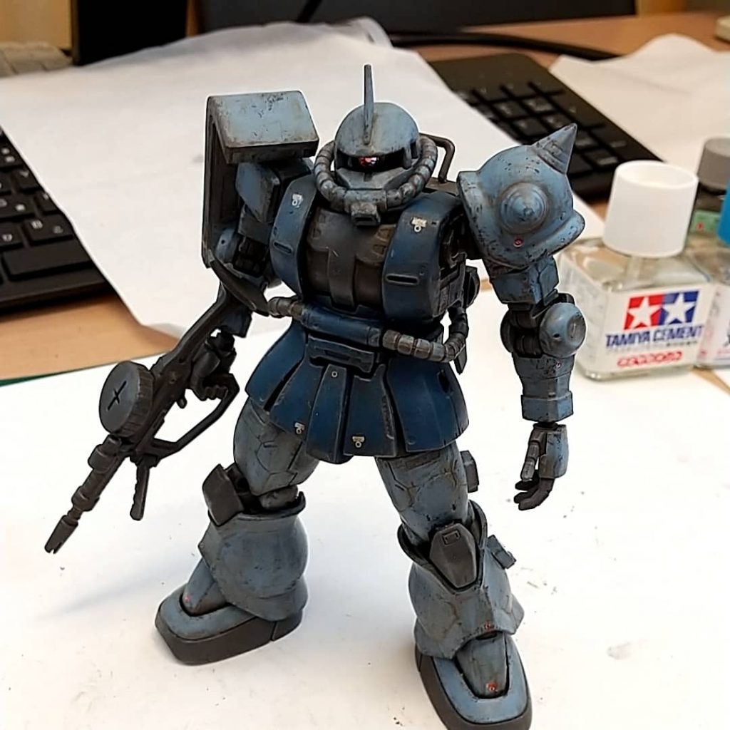 足のパイプがなかったので、適当にごまかしてます。