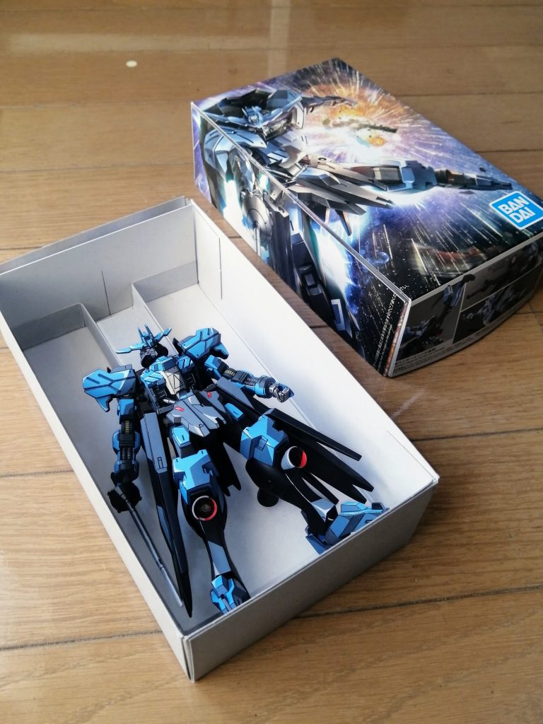 完成した作品は今日さんの箱圧縮法を参考に省スペースにて保管です。