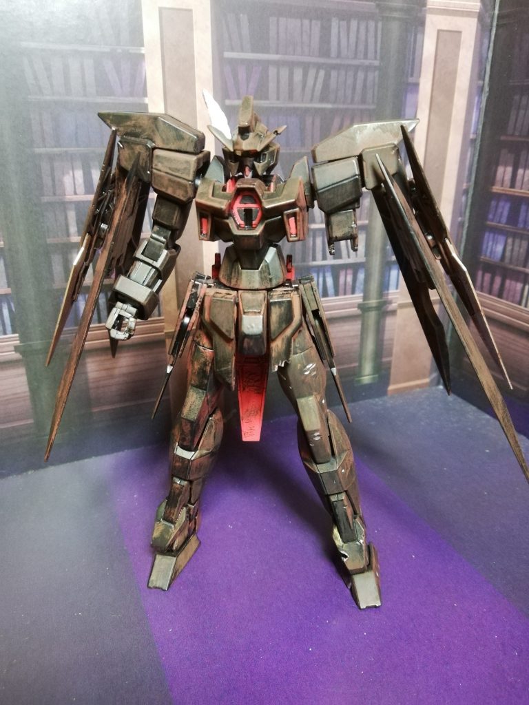 本当は左腕に義手のような物をつける予定でしたが間に合わず……止む終えずここまでになってしまいました。ですが、ハロウィン関係なく見れば中々に良く出来た気がします。しっかりとした改造、塗装は、道具が揃ってからやりたいと思います。それに、まだフリーダムの改造も残っているので、そちらも頑張りたいと思います!