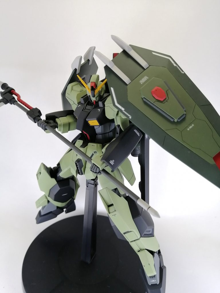 以上です。強襲形態の再現が出来なかったことが心残りですがそうするとバックパックも本体に合わせてスクラッチする必要がありそうだったので妥協してしまいました。それ以外は概ね満足しています