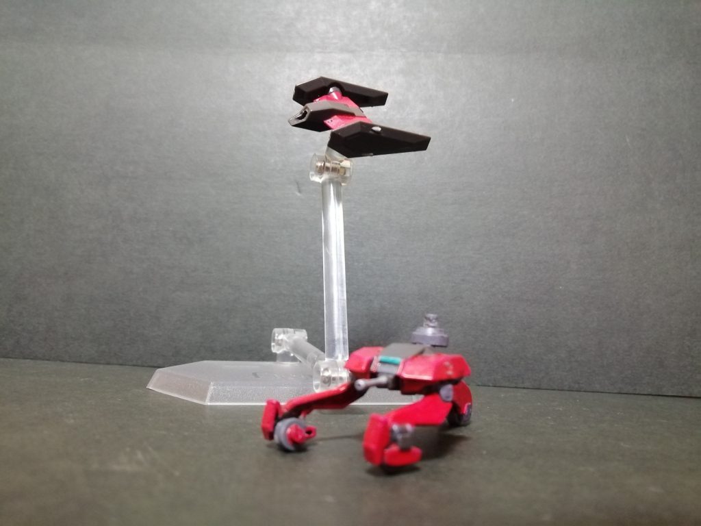 横の黒いヤツは飛行用のスラスター的なアレ