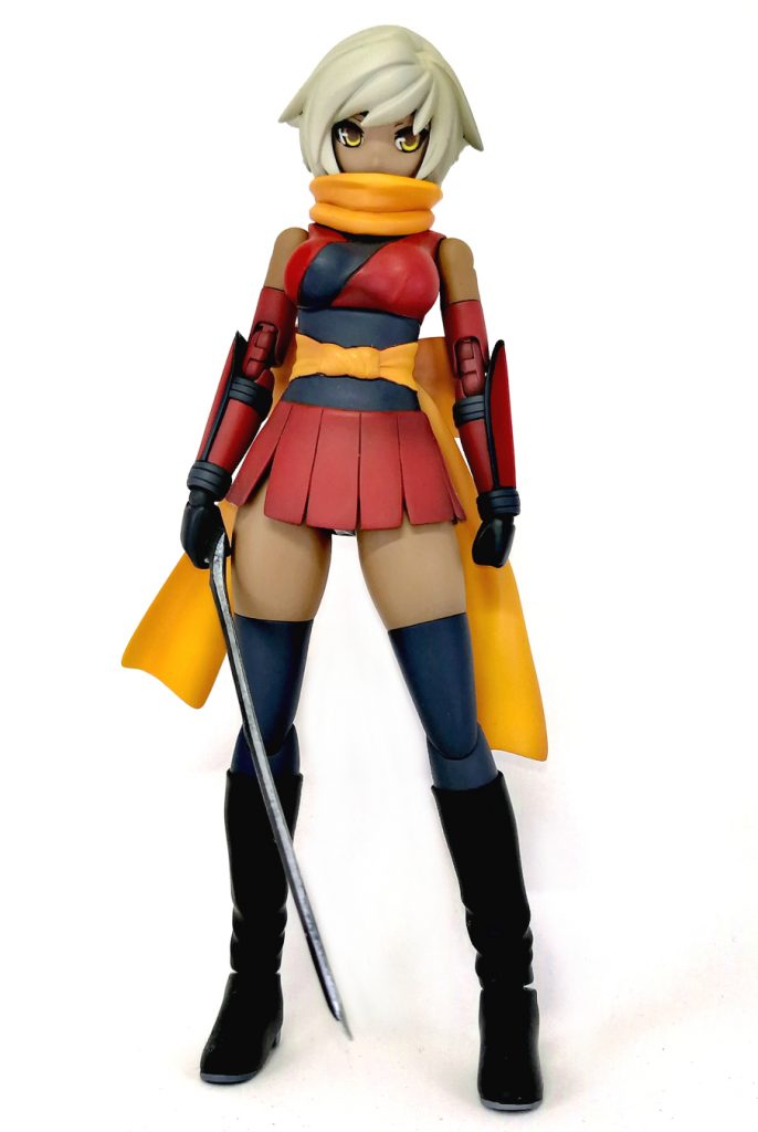 ほぼ全身に渡ってパテで形状を変えているので別人のようになってしまっていますが一応アヤメさんです。