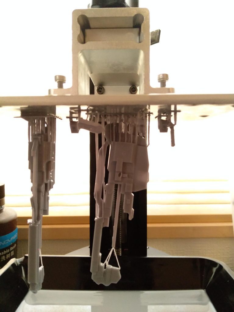 最終的に本体は一体成形しマスキングで塗装です出力は Elfin2mono seレジンはvoxlabo露光2.5秒、ピッチ0.025で行いました