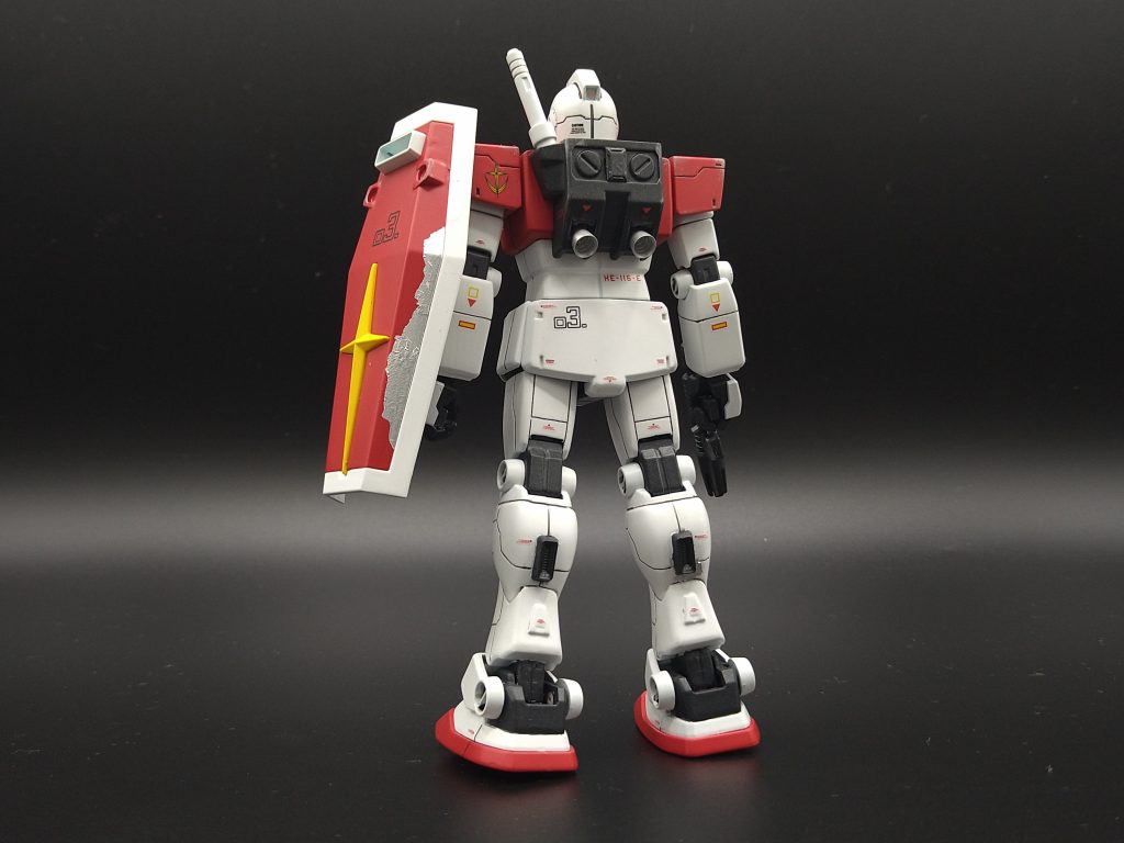 宇宙仕様という事でスラスターやメタルバーニアなんかを追加してます。筋彫りがなかなかうまくできまへん😱