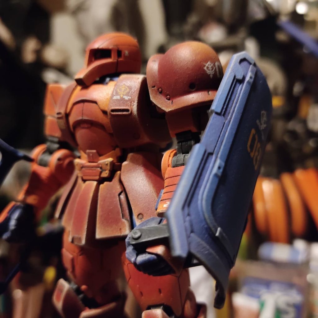 ザク1  シャアアズナブル機　油絵具で筆塗り–5枚目/制作者：B G