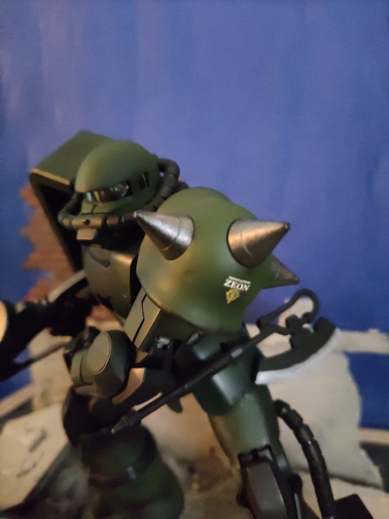 大好きなスパイクアーマー!ザクは最高ですね〜。まだ作っていないザクが3体待ってます(笑)