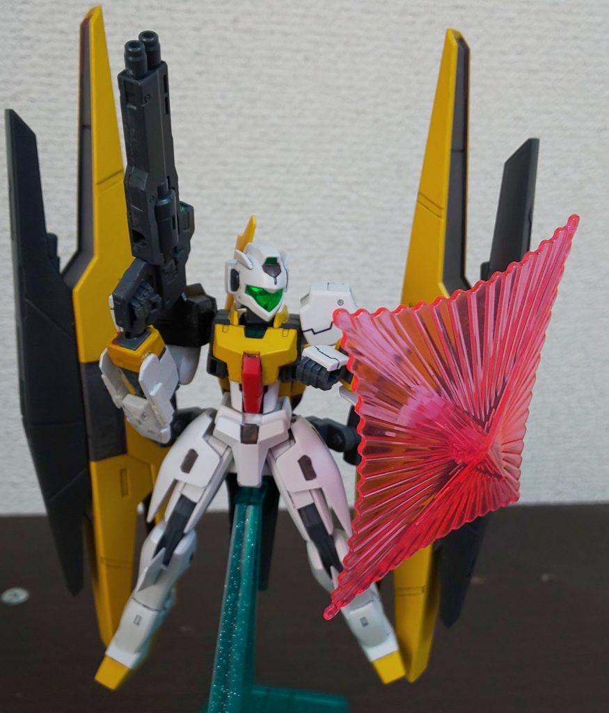 クロスボーンガンダムの腕を使っているので、ビームシールドはもちろんのこと、