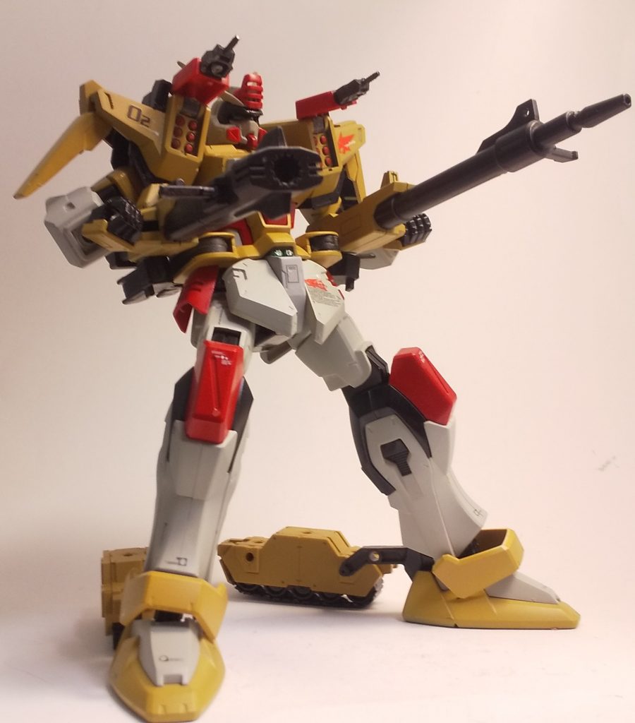 武装:220mm径6連装ミサイルポッド/350mmガンランチャー/94mm高エネルギー収束火線ライフル/M2M5 トーデスシュレッケン12.5mm自動近接防御火器外装式/57mm高エネルギービームガトリング(エネルギーベルト給弾式)