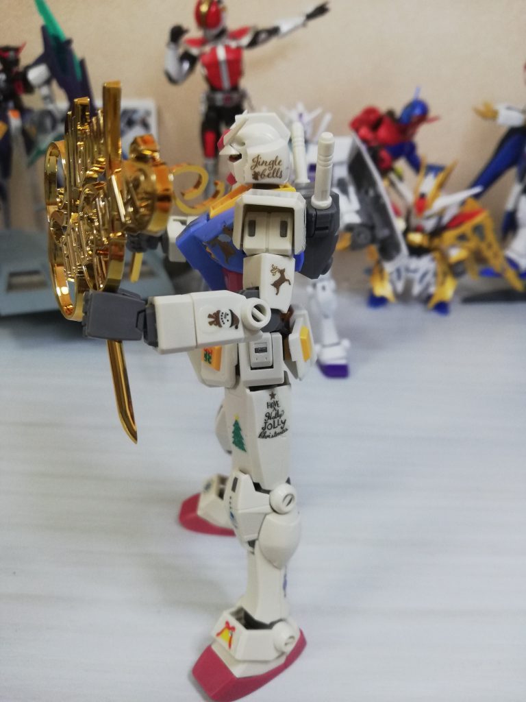 一応、どこから見てもシールが見えるように、左右前後に貼りました！