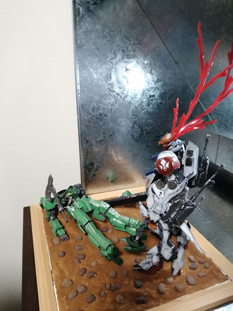 【ジオラマ】ガンダムバルバトスルプス×グレイズ–2枚目/制作者：@RockShow_SSBU