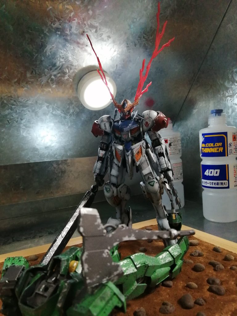 【ジオラマ】ガンダムバルバトスルプス×グレイズ–3枚目/制作者：@RockShow_SSBU