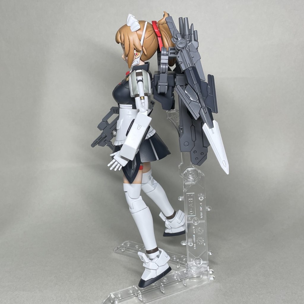 横から　細部の色分けは、塗装途中の画像に色を置きながら、自分が違和感をおぼえなくなるまで検討しました。　完成させようと思った動機はアレですが、ところどころ手を抜いて製作したものの、愛着のあるものができて満足しています。