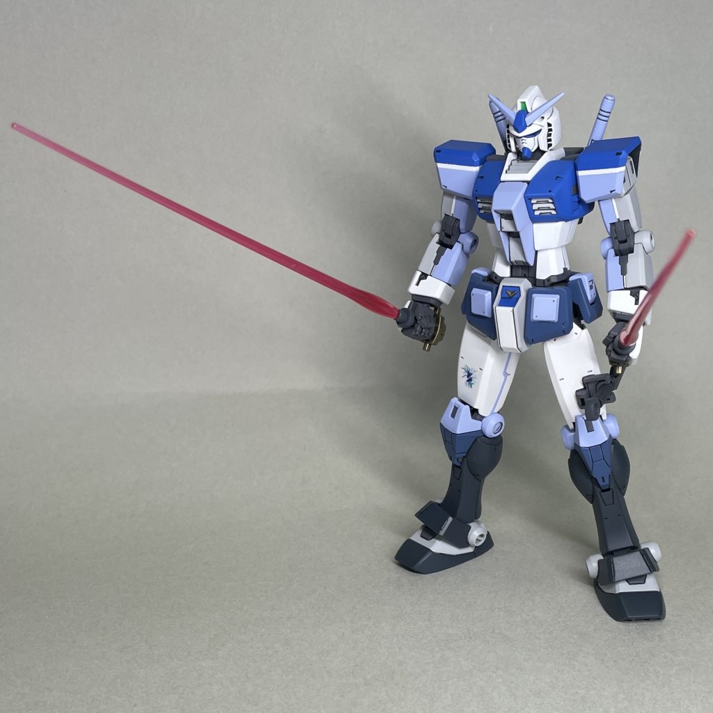 ビーム刃発生状態（まえ）　ナイフはビームサーベルとしても使用可能。あくまで奥の手なので、通常は実体刃で戦闘することがほとんどという妄想設定です。