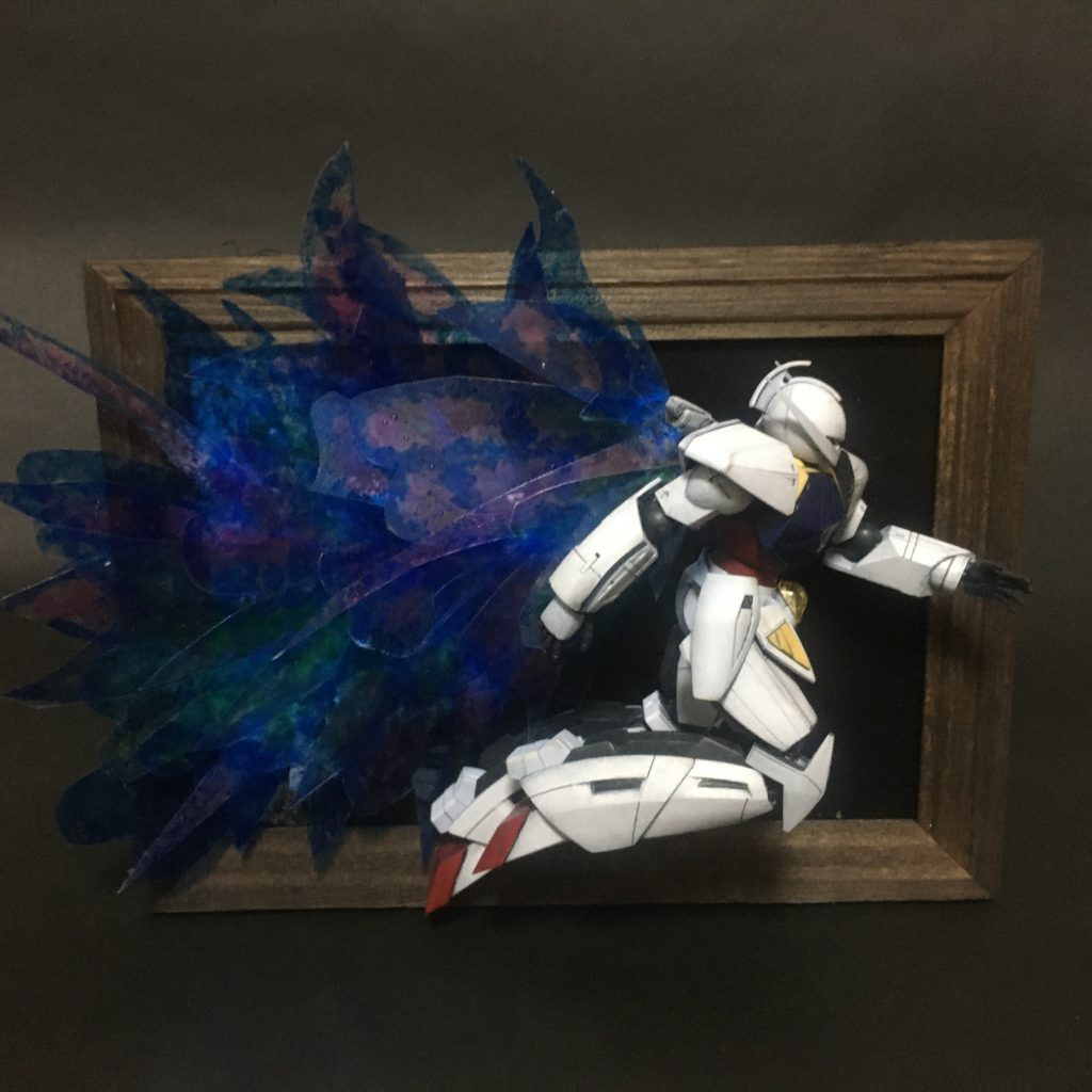 全体、写真立てに固定して壁掛風にしてあります。