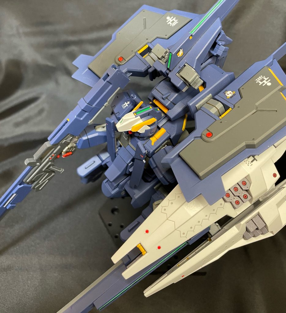 上からをアップで前後に縮めたので収まりが良くなったと自画自賛しております。