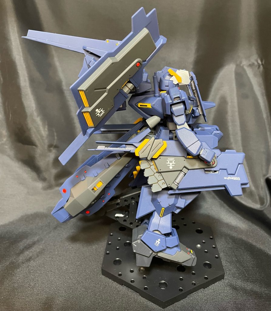 本体のみ横から実は腰の前にあるフルドドも幅詰めして前に出ない様にしてあります。気付いた方はおられましたでしょうか？(ΦωΦ)ﾌﾌﾌ…