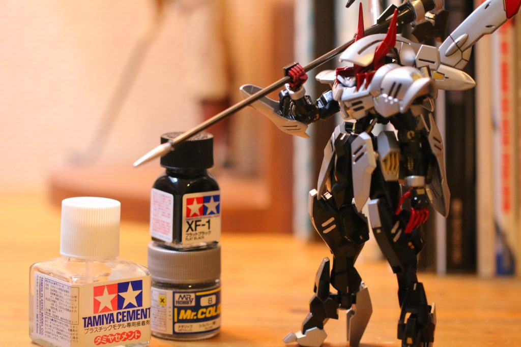 というわけで、騎士ガンダムグレモリーでした。最近のキットは総じて作りやすくて良いですね。唯一気になったのは、肩のアーマーが構造上取れやすい点でしょうか。今回の制作の様子を以下の動画にまとめていますので、ご興味のある方はご覧くださるとうれしいです(^^https://www.youtube.com/watch?v=WuZ07EPUXYU