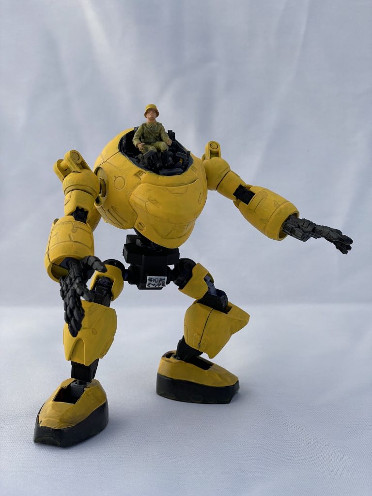 パイロットは1/48ドイツ軍のアニキに着替えて貰って建設的作業をやってもらうことにしました.