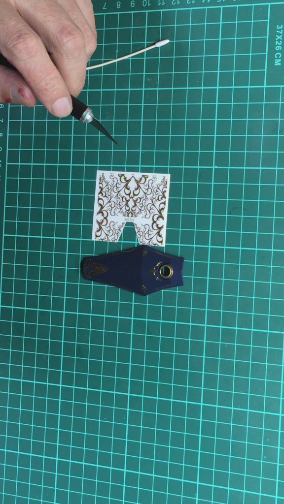 現在、ネイルシールの貼り方等の制作動画を作ってますので完成次第アップいたします。