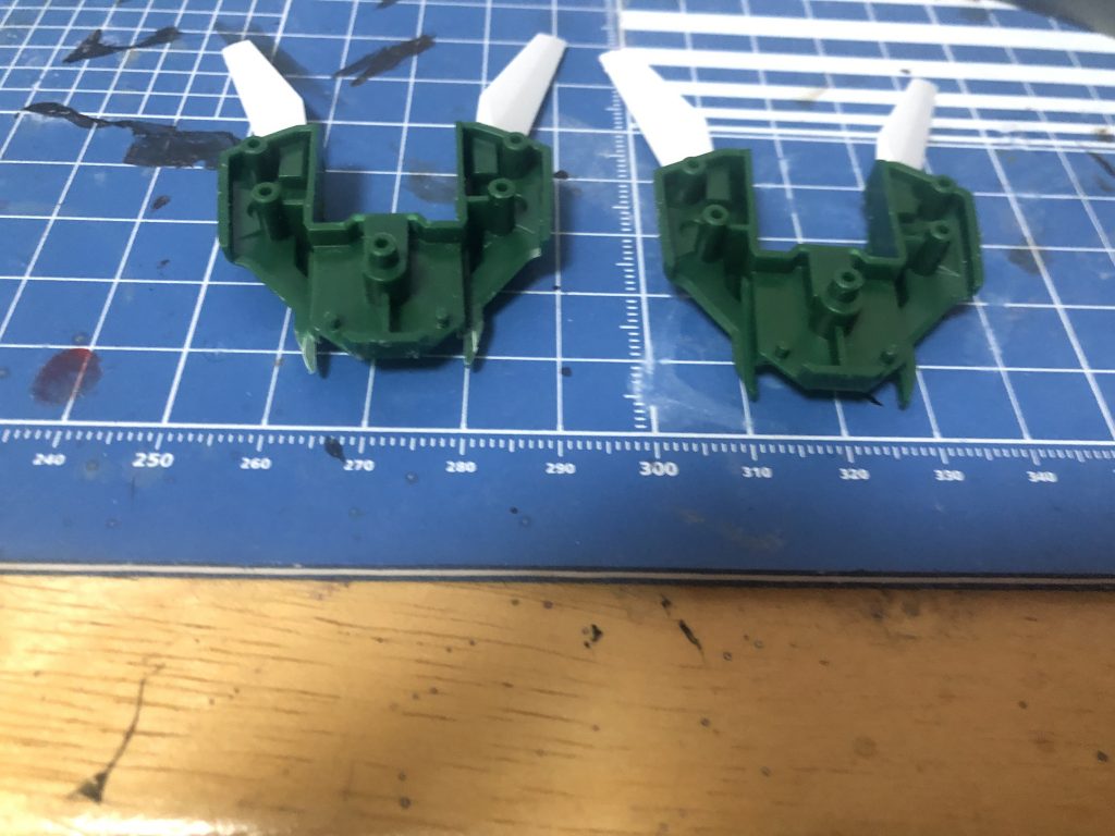 こちらも同様に削ってます。左が加工後です。