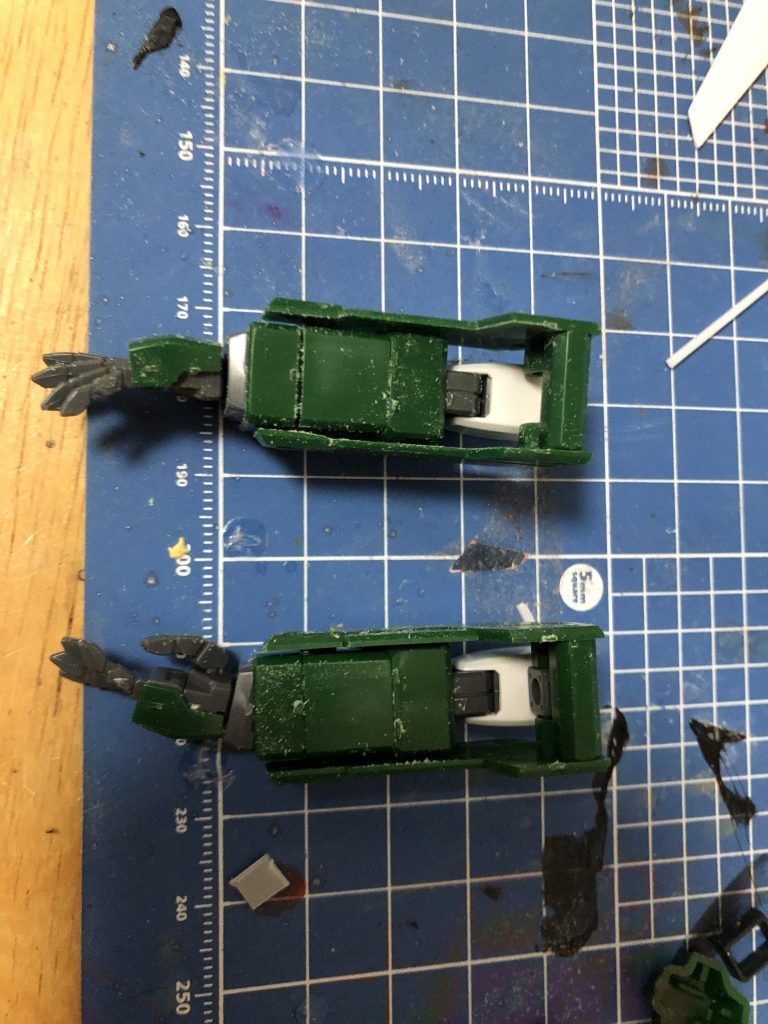 干渉部分を削ってます。下が加工後です。