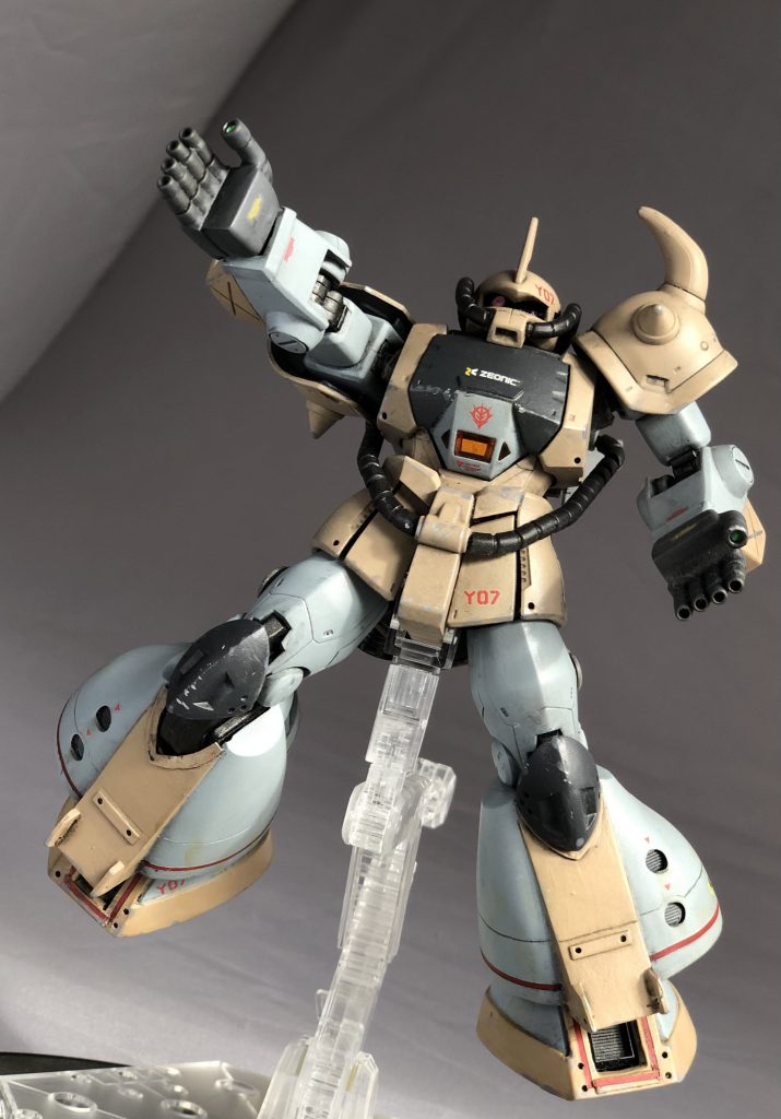 「MSを飛ばす」というプロジェクトはおそらく当時かなり期待されたと考えられます。きっと、戦意高揚のための軍の広報映像などにも使われたでしょう。ですから、軍上層部と国民へのアピールのため、開発メーカーのロゴは目立つ位置に入っていたんじゃないかと思います。