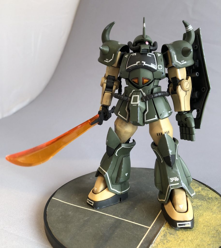 大分間引きましたが、まだラインデカールが多すぎるような...。